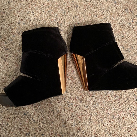 Mesecca Shoes - Mesecca New York Wedges